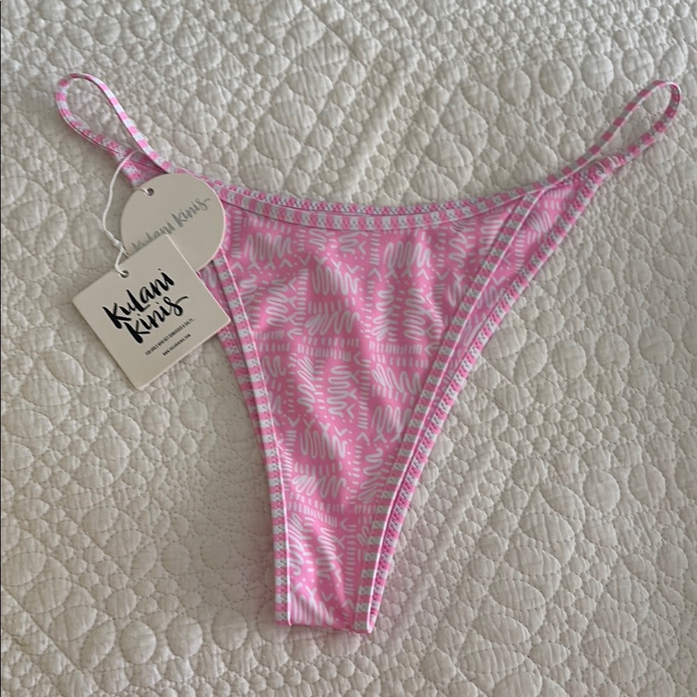 Kulani Kinis Strawberry Milkshake bottoms large